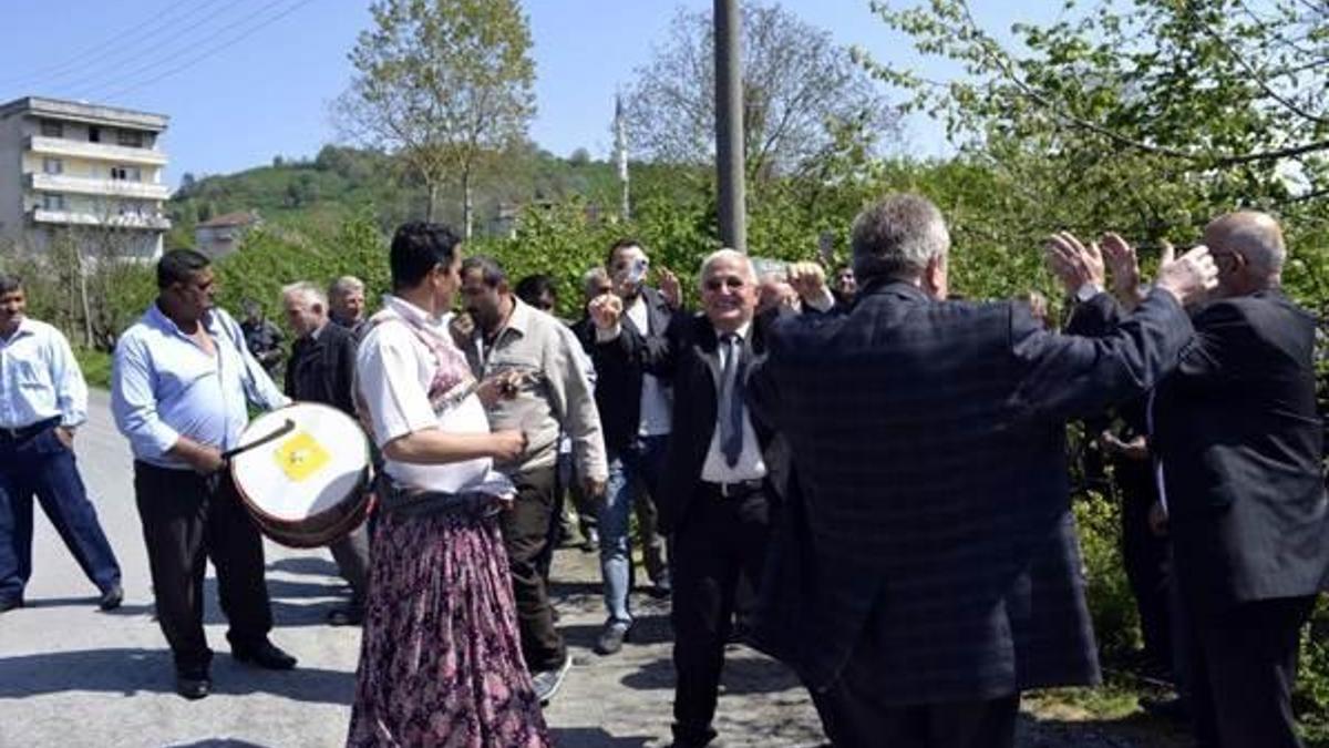 Zonguldak’ta davullu zurnalı fındık protestosu