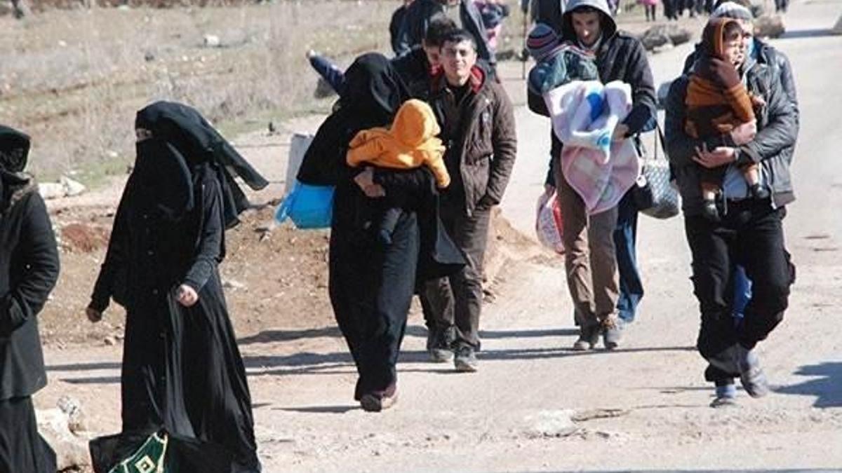 IŞİD Türkiye sınırında ilerliyor, sınıra göç başladı