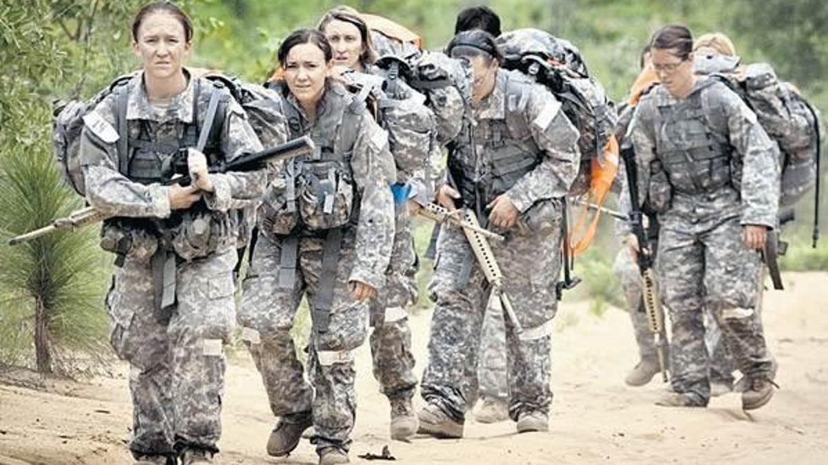 22 kadın asker cephede savaşacak