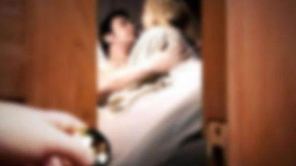 Aldatıldığından şüphelendi kılıçla saldırdı