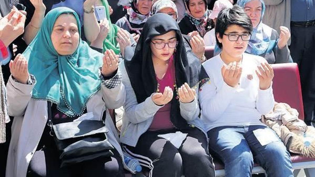 Beş dişini aynı anda çektirdi 17 gün yaşadı