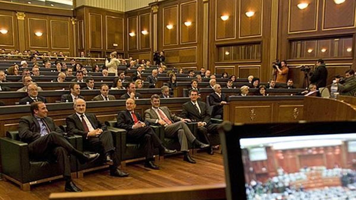 İki muhalefet partisi seçim öncesi koalisyon anlaşmasını imzaladı