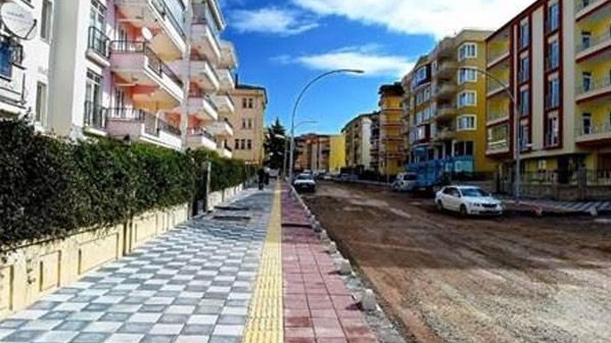 Eşref Bitlis Caddesi'nde çalışmalar devam ediyor