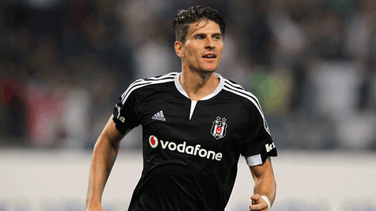 Mario Gomez'den flaş transfer hamlesi