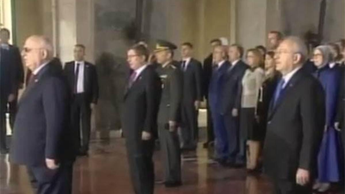 Anıtkabir'de resmi tören düzenlendi