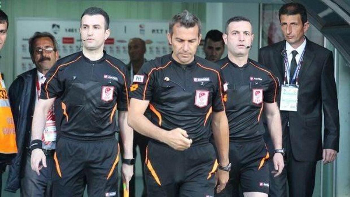 Hakemler 5 dakika geç çıktı