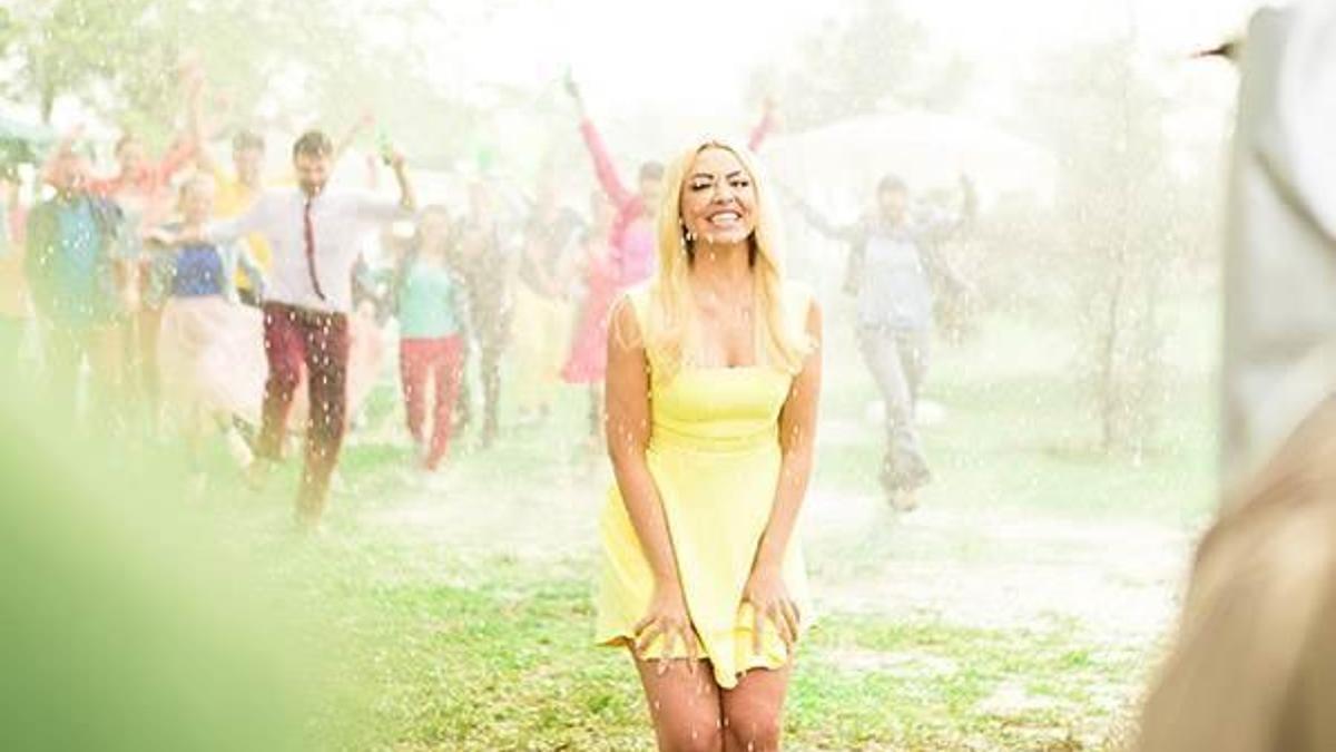 Hadise 2 milyon dolara evet dedi