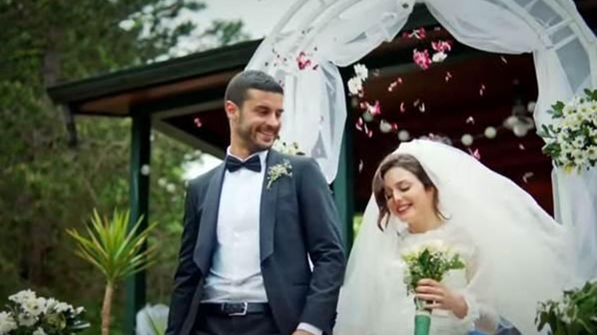 İlişki Durumu Karışık 40. bölüm final fragmanında Can ve Ayşegül evleniyor!-izle