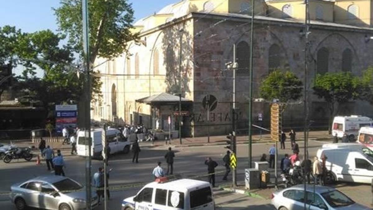 Canlı bombanın yanında 2 erkek olduğu iddiası!