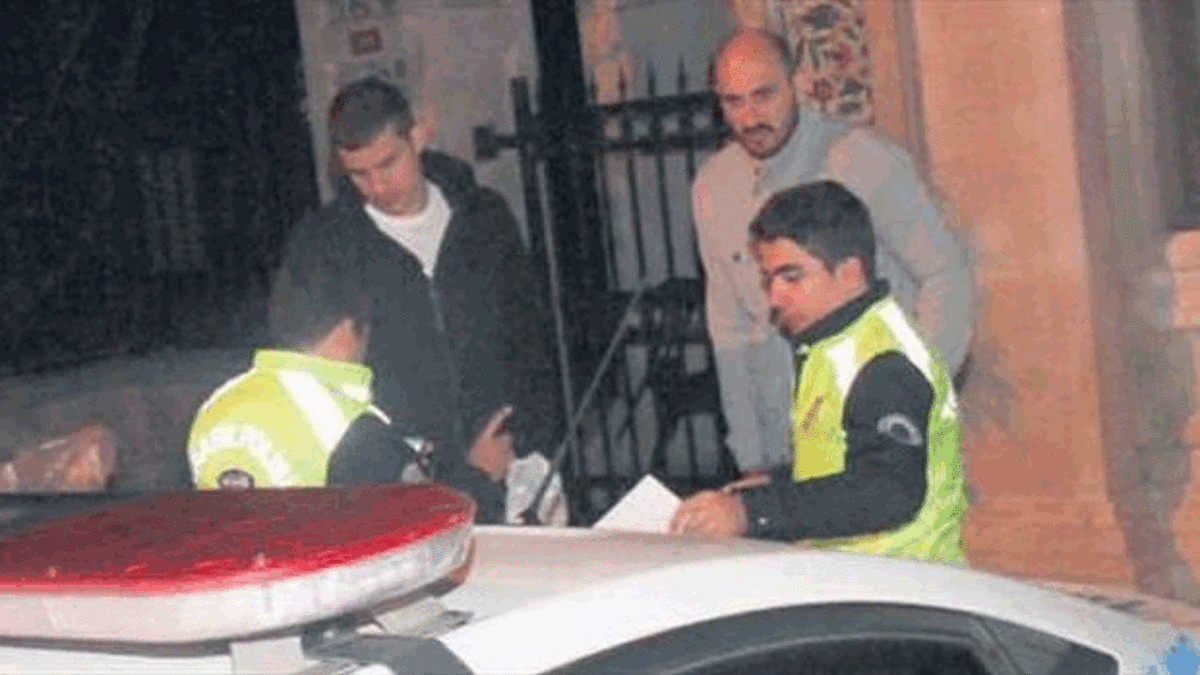 Yıldız oyuncu alkollü yakalandı!