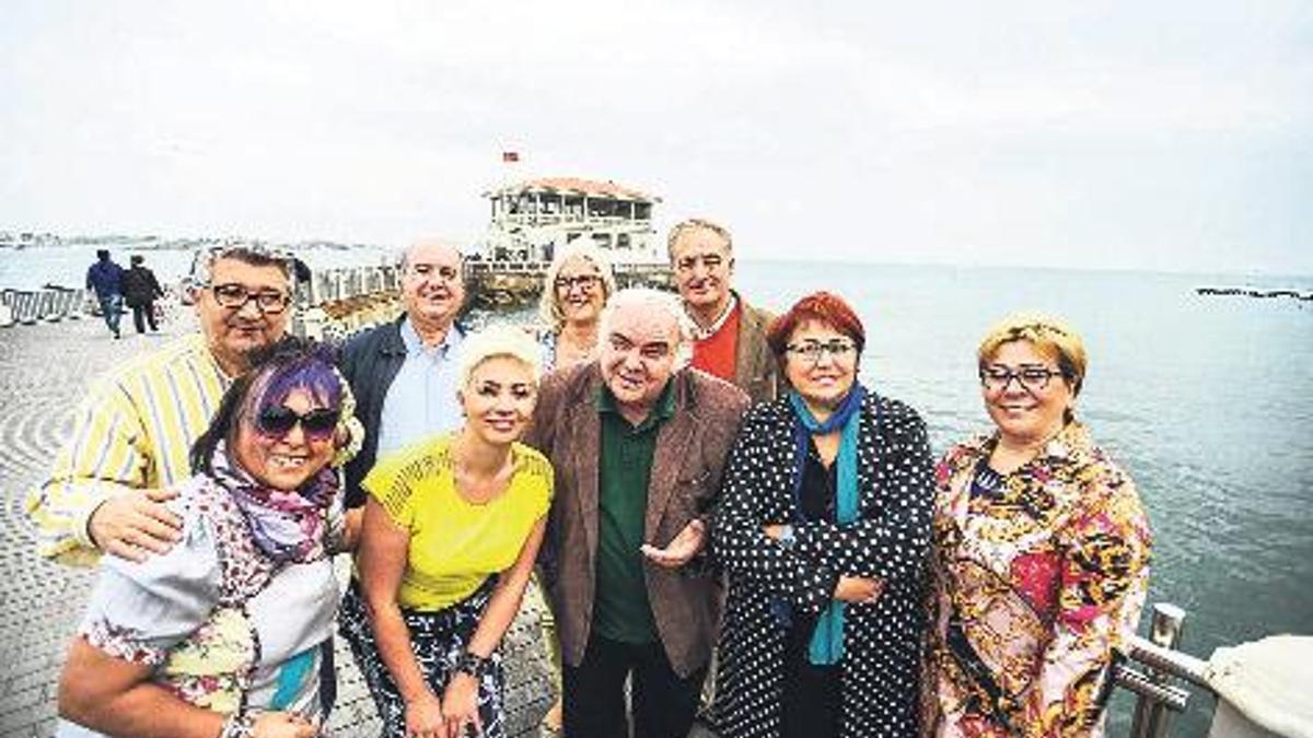 Bu ihtiyar heyeti çok Moda