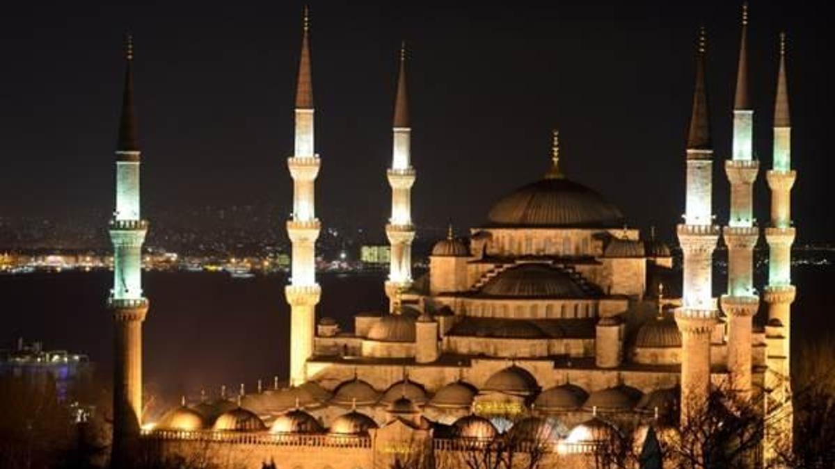 Miraç Kandilinde neler yapılmalı? En güzel Kandil mesajları!