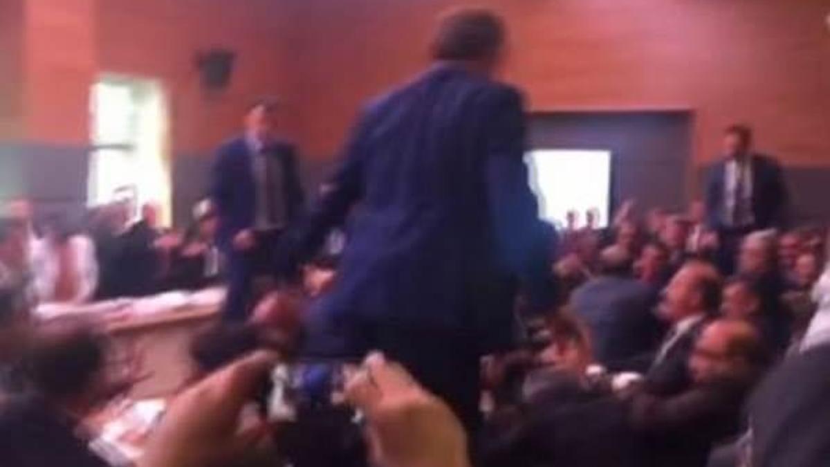 AK Partili Şentop Meclis'teki kavgayı anlattı
