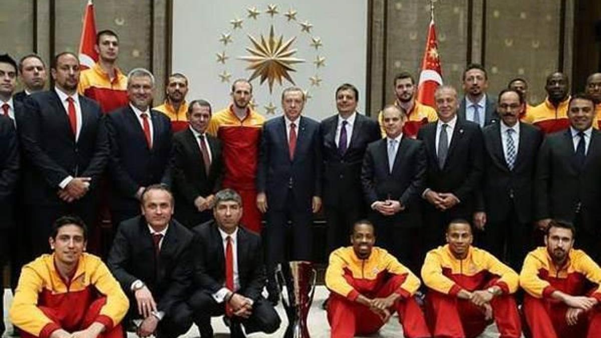 Cumhurbaşkanı Erdoğan'dan Külliye'de sürpriz kabul!