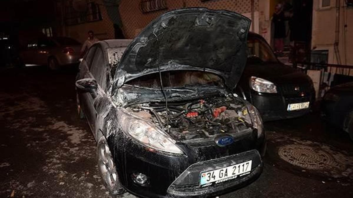 İstanbul'da 5 araç kundaklandı