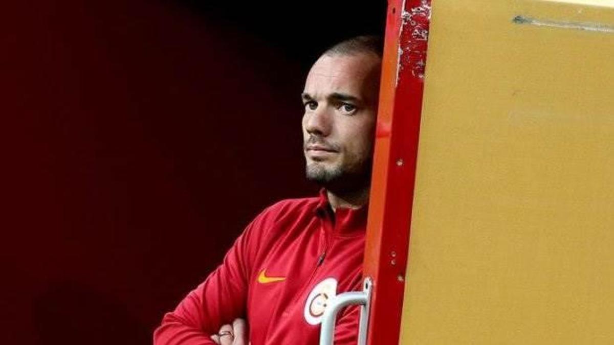 Sneijder derbide sahada!