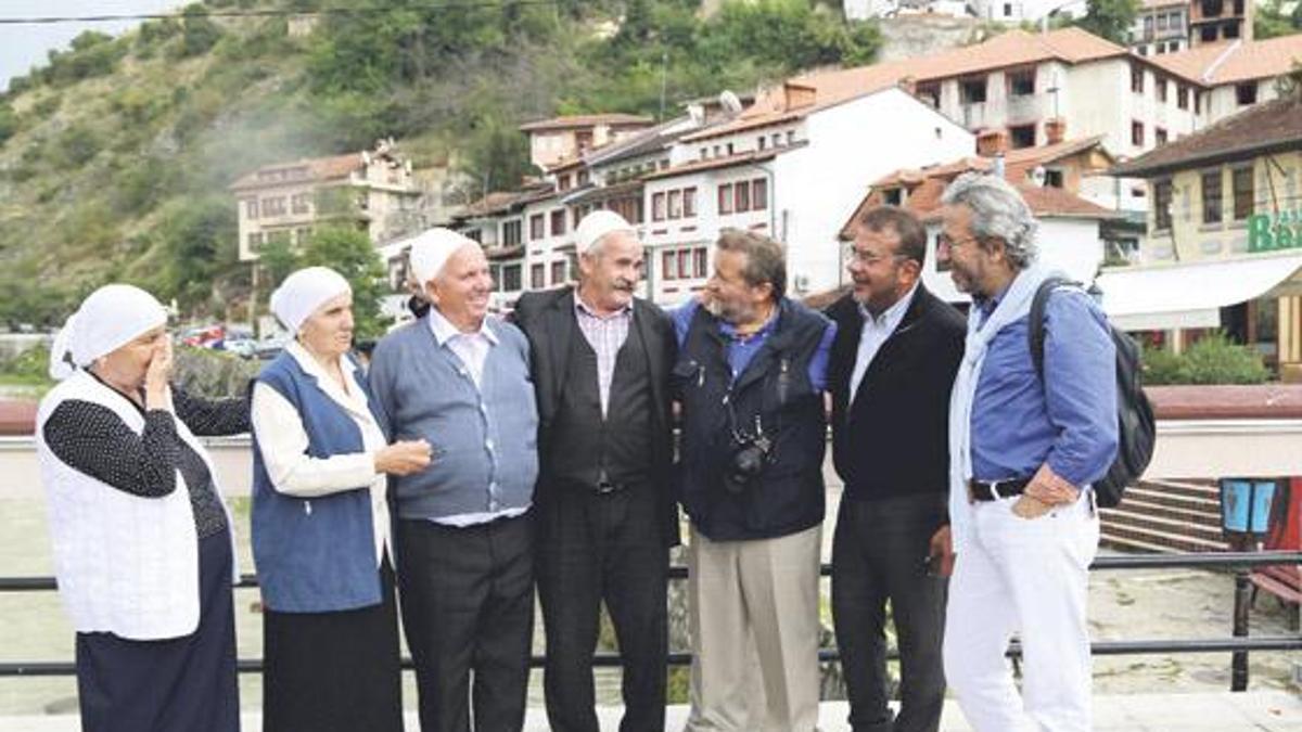 Kaybolan ‘Biz’i bulan belgesel