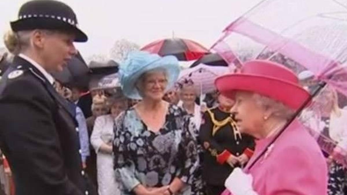 Kraliçe Elizabeth'ten büyük gaf!