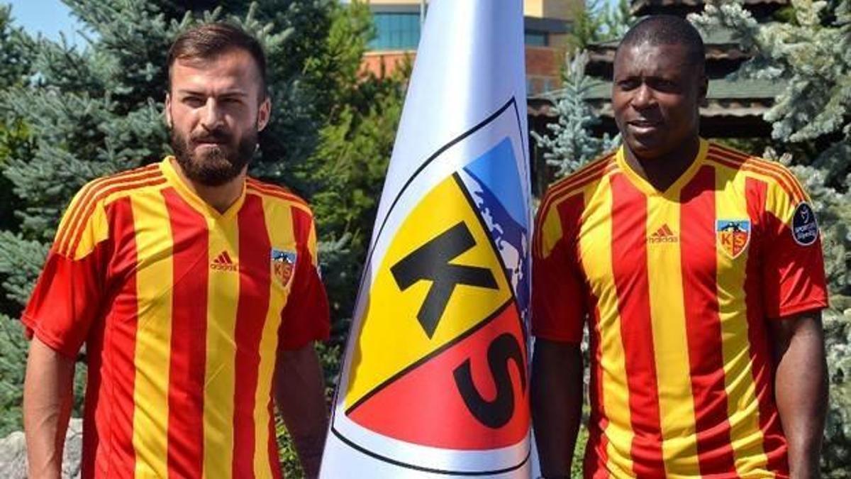 Kayserispor'da çifte imza