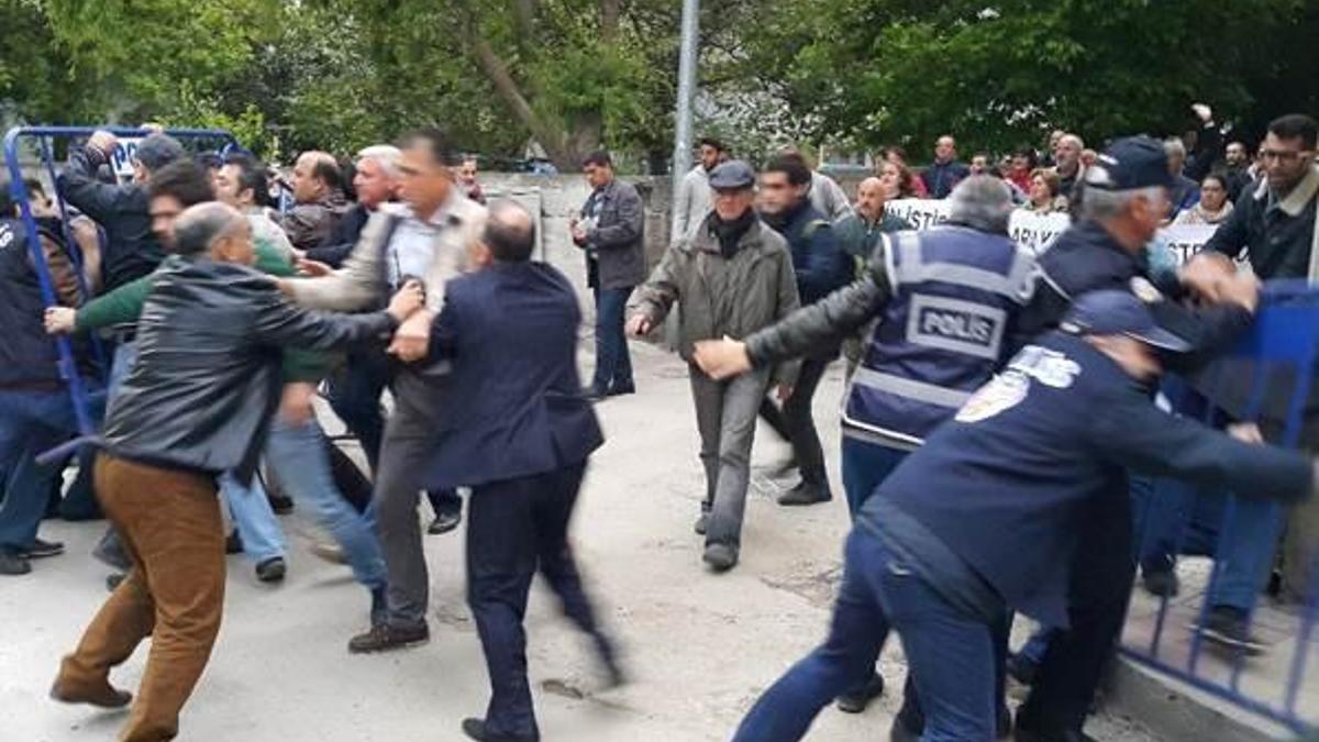 Sinop'ta konferans gerginliği