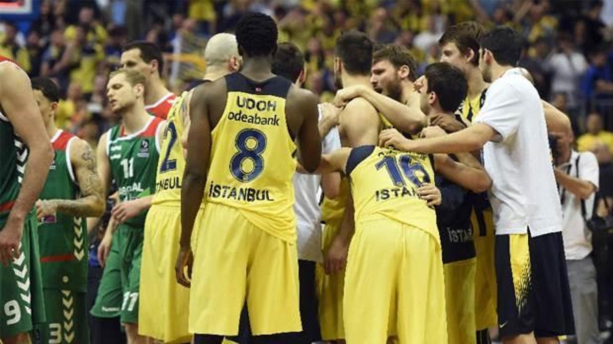 Fenerbahçe elini finale uzattı