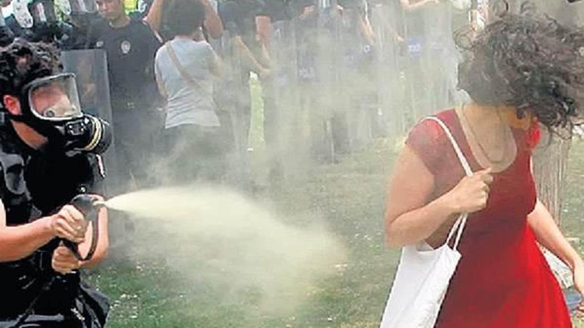 Eşe biber gazı sıkmak boşanma nedeni