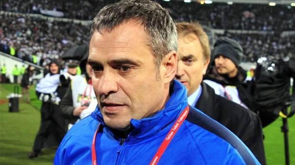 Ersun Yanal'a büyük destek