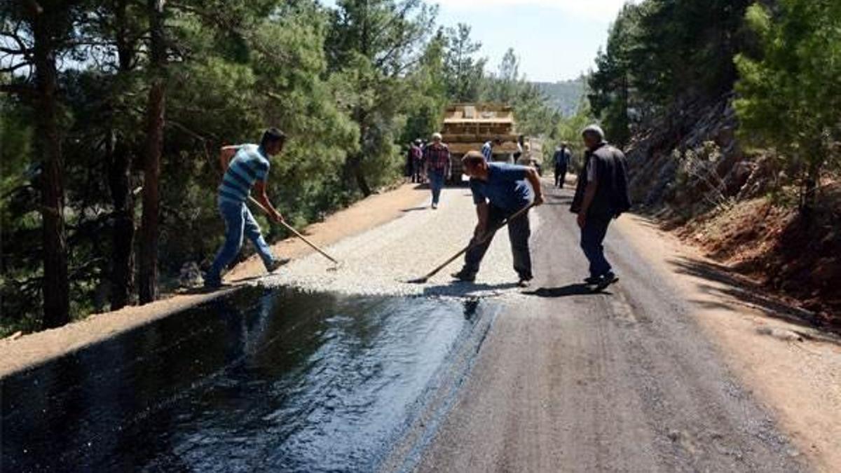 Aydıncık, sıcak asfaltla tanıştı
