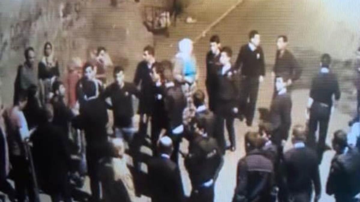 Roman vatandaşlar arasındaki kavga güvenlik kamerasında
