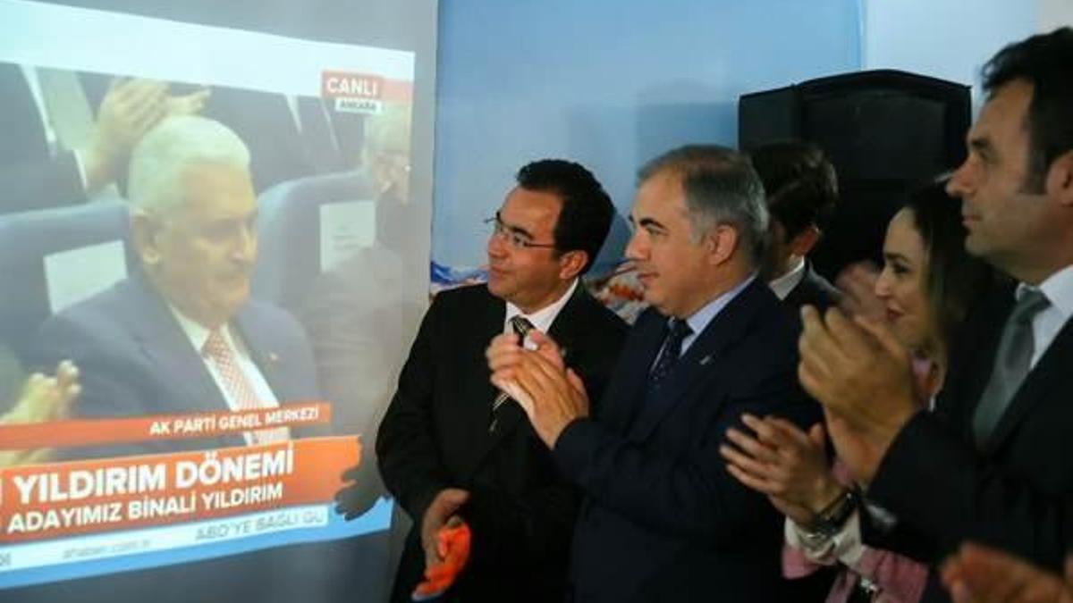 İzmir'de Binali Yıldırım sevinci