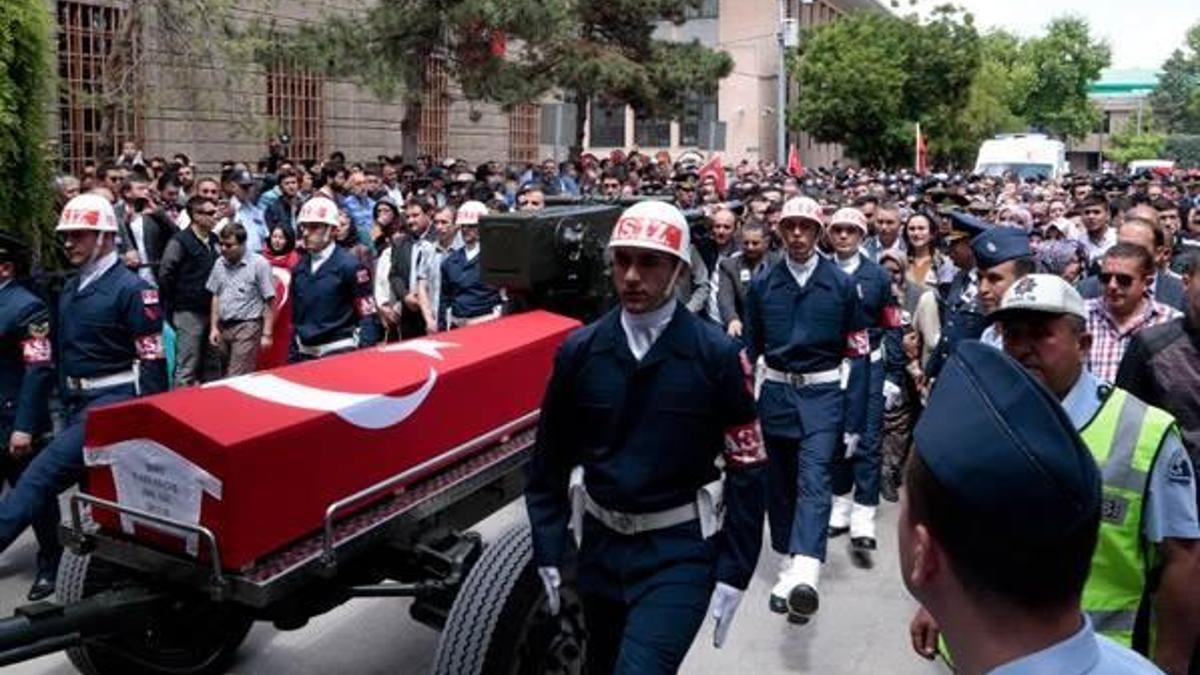 Eskişehir şehidini binlerce kişiyle uğurladı