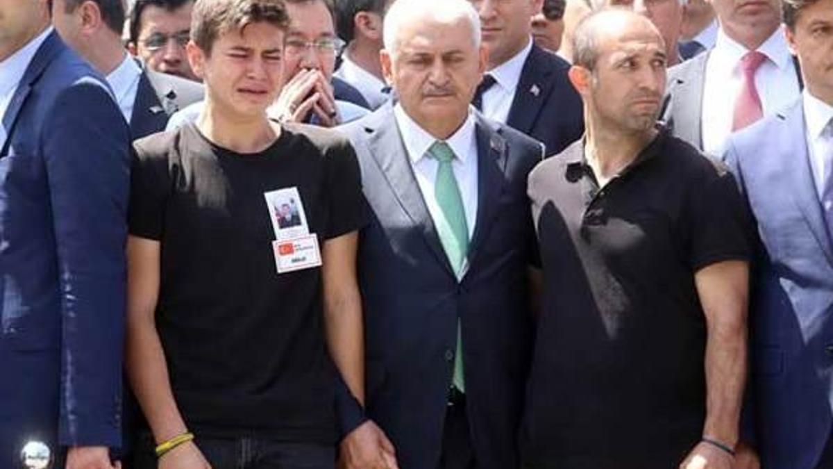 Binali Yıldırım şehit cenazesinde