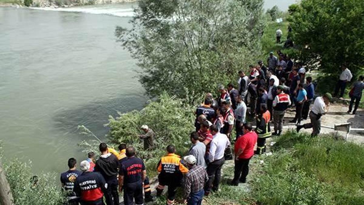 Kayseri’de otomobil Kızılırmak’a uçtu: 3 ölü