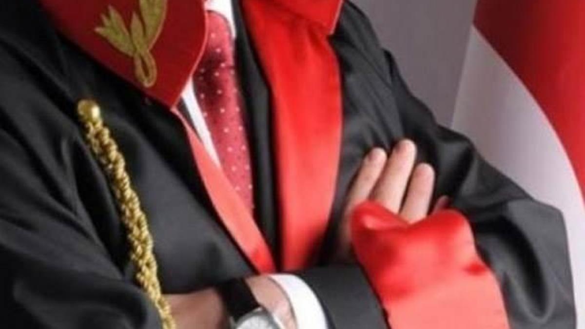 Halı sahada kalp krizi geçiren savcı yaşamını yitirdi
