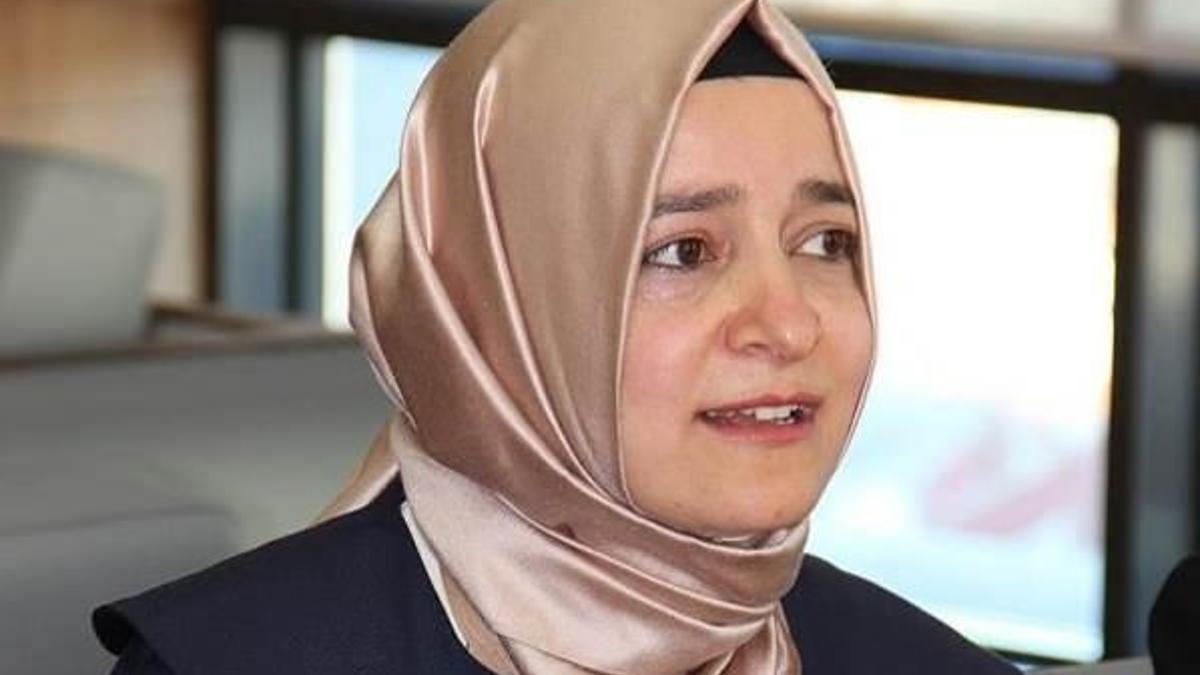 Fatma Betül Sayan Kaya kimdir?