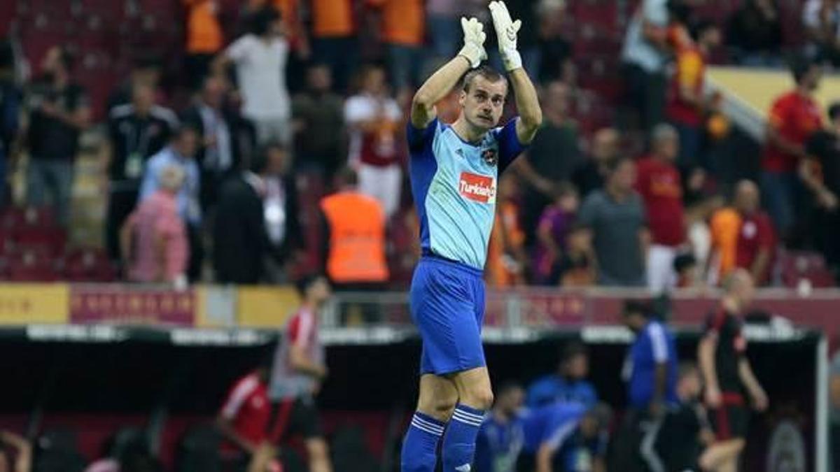 Aslan'a 'Karce' çalımı