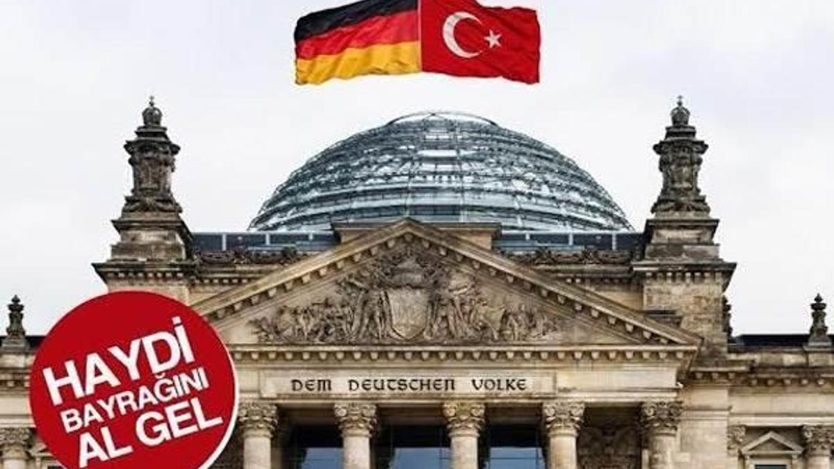 Almanya'da Türklerden büyük protesto!