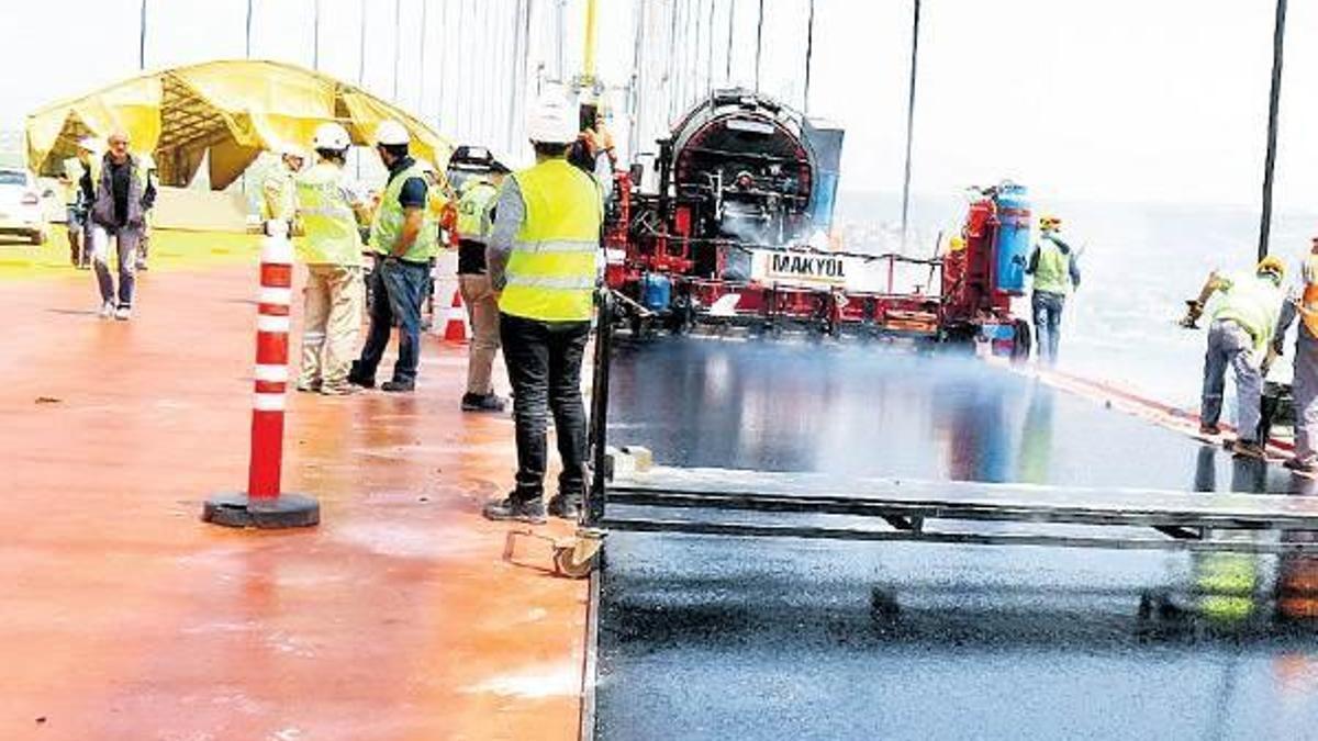 Osman Gazi Köprüsü’ne ilk asfalt