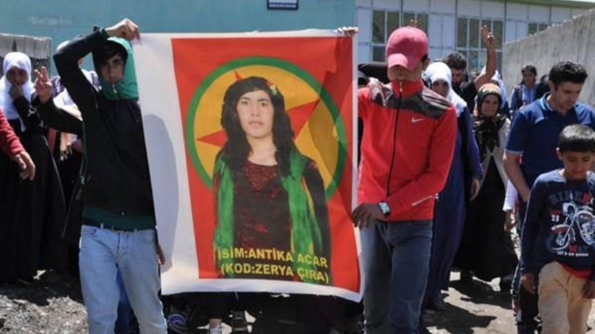 Çatışmada ölen PKK’lının annesi: Kızım özgürlük şehidi