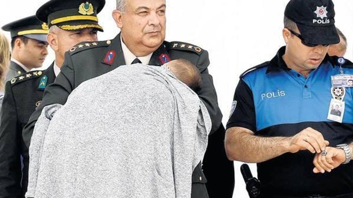 Şehidin emanetine komutan şefkati