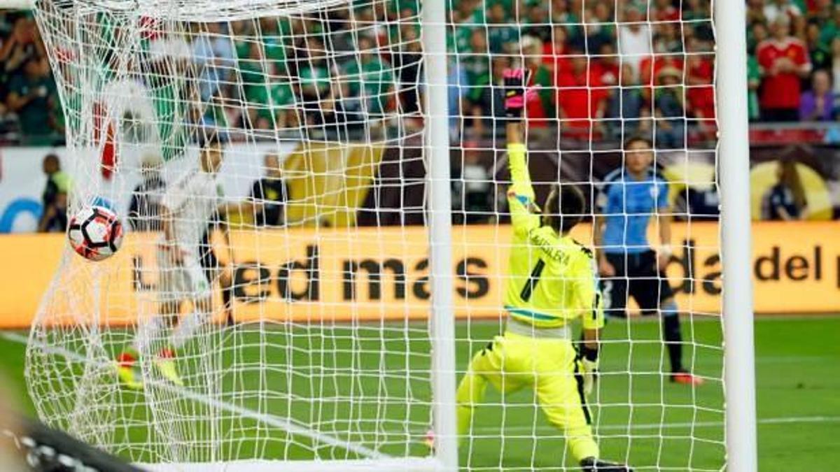 Muslera'lı Uruguay Copa America'da dağıldı