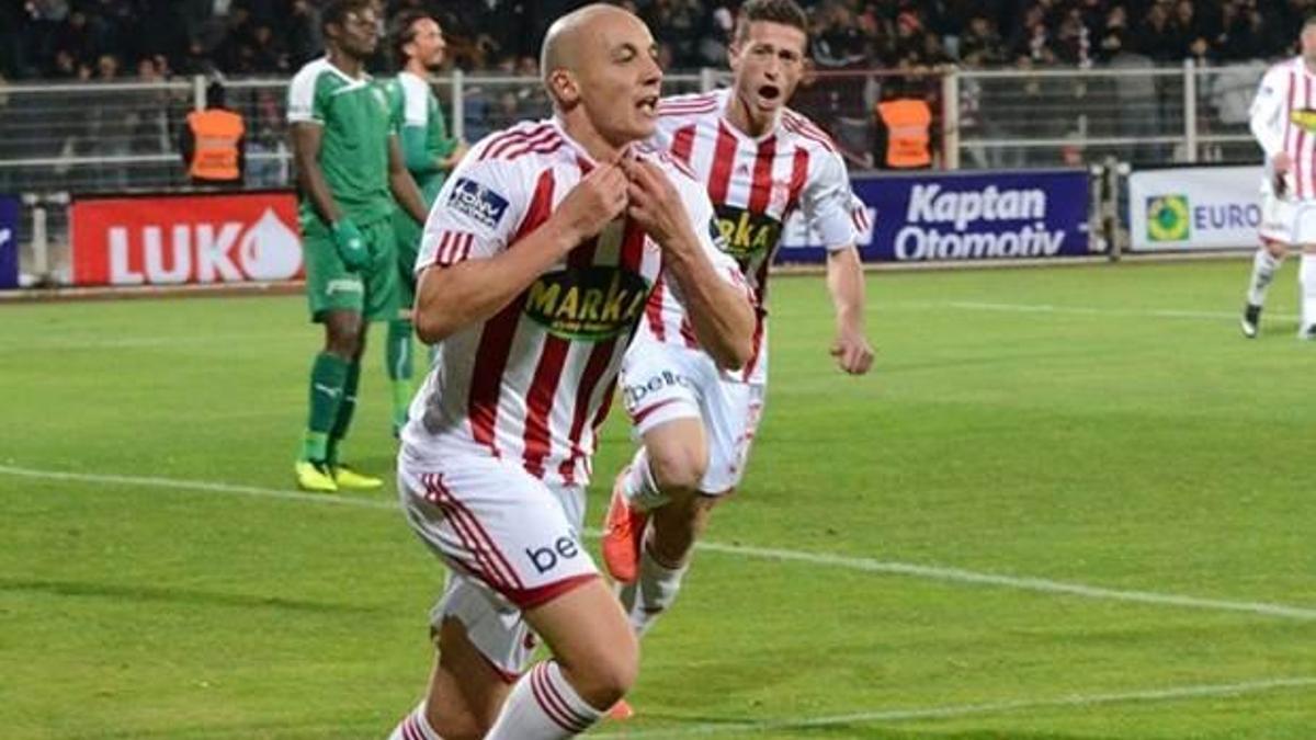 Aatıf Fenerbahçe'de