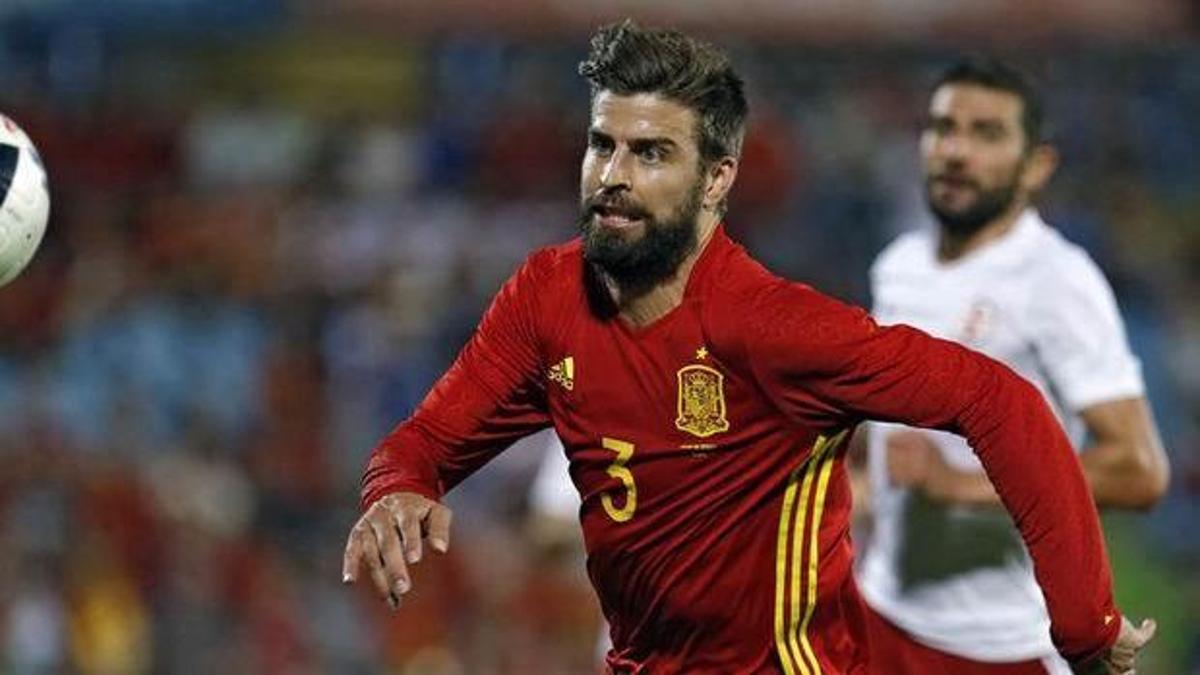 Gerard Pique: EURO 2016'da favori değiliz