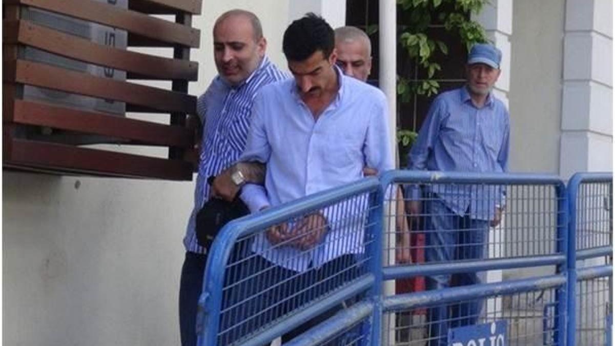 İki kadını sokak ortasında dövüp, gasp etti