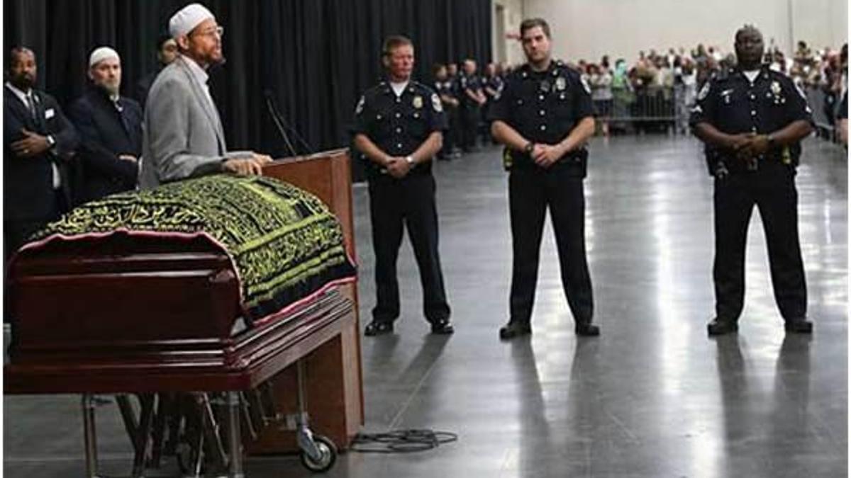 Muhammed Ali'nin cenazesinde rezalet!