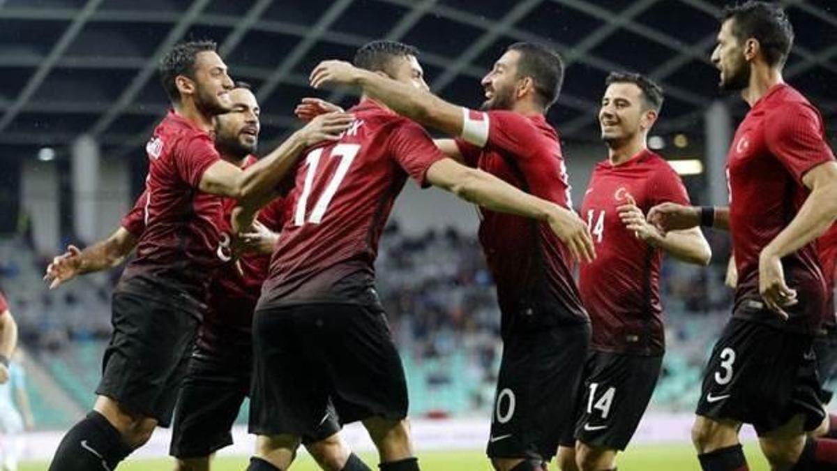 Milli golcüden anlamlı destek!