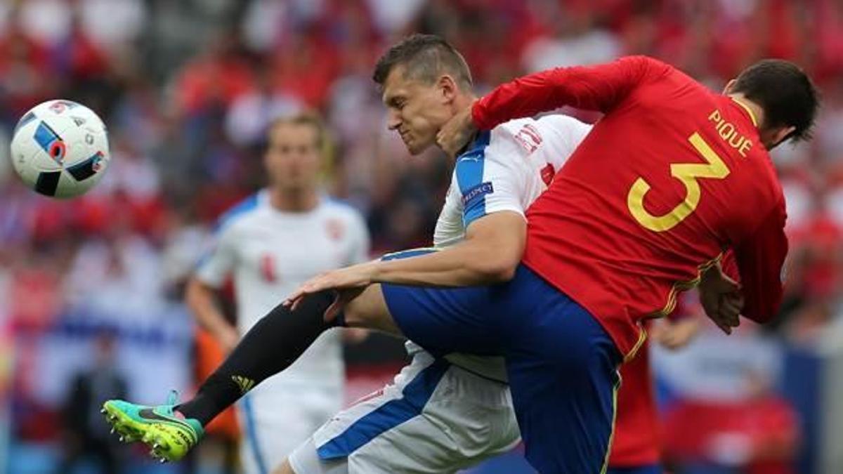 Boğa Pique 'Çek'ti