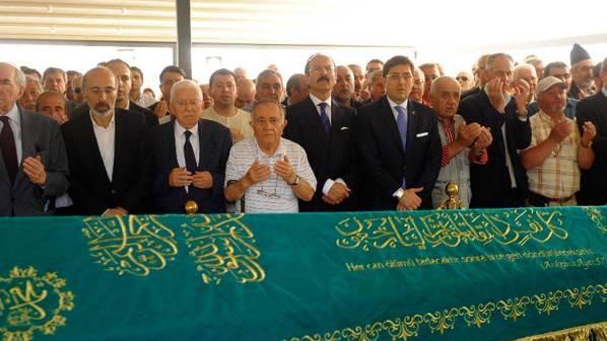 Hakkı Devrim son yolculuğuna uğurlandı