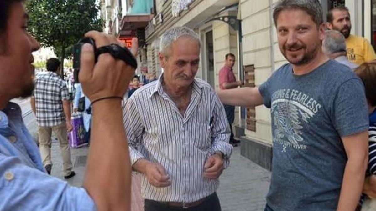 Banka memurunun 'dolandırılıyorsun' notuna inanmadı