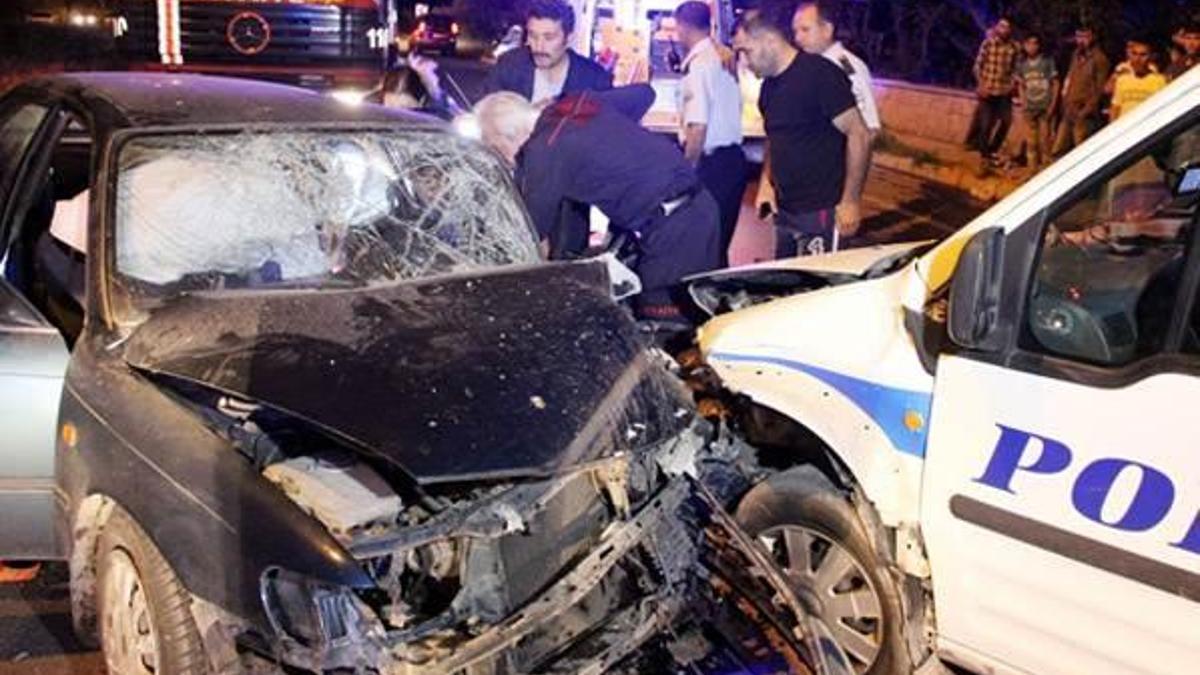 Feci kaza! 1'i polis 3 yaralı